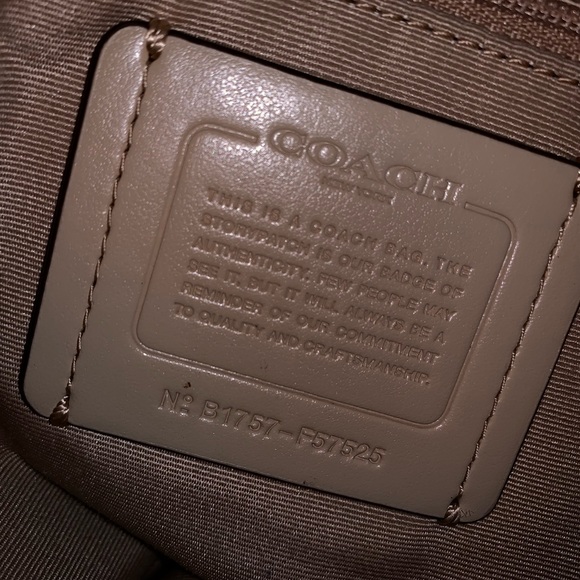 Coach Pebble Leather Cross Body Bag - Picture 2 of 8